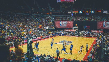 -“球迷投票：最惊心动魄的比赛是哪一场？”，惊心动魄的篮球赛