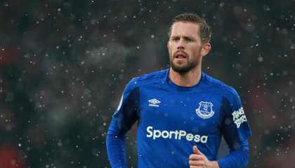 -_全民冰壶挑战：冬日里的运动热潮_，冰壶运动比赛视频